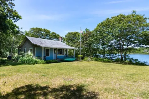 8 Trapps Pond Road Edgartown MA 02539