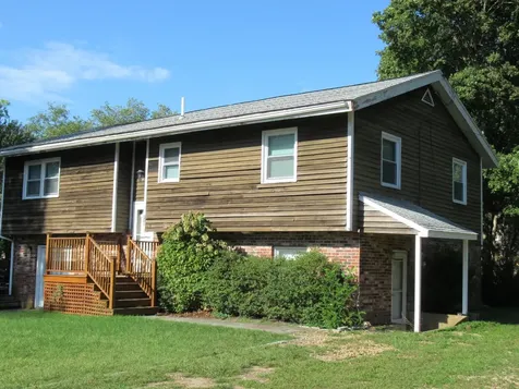 28-R School Street Oak Bluffs MA 02557