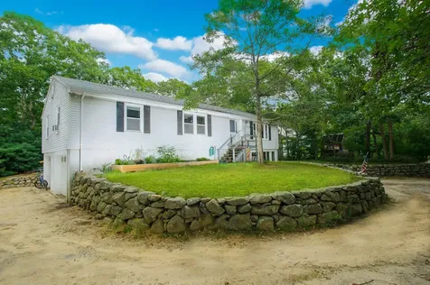 13 Wheelhouse Way Oak Bluffs MA 02557