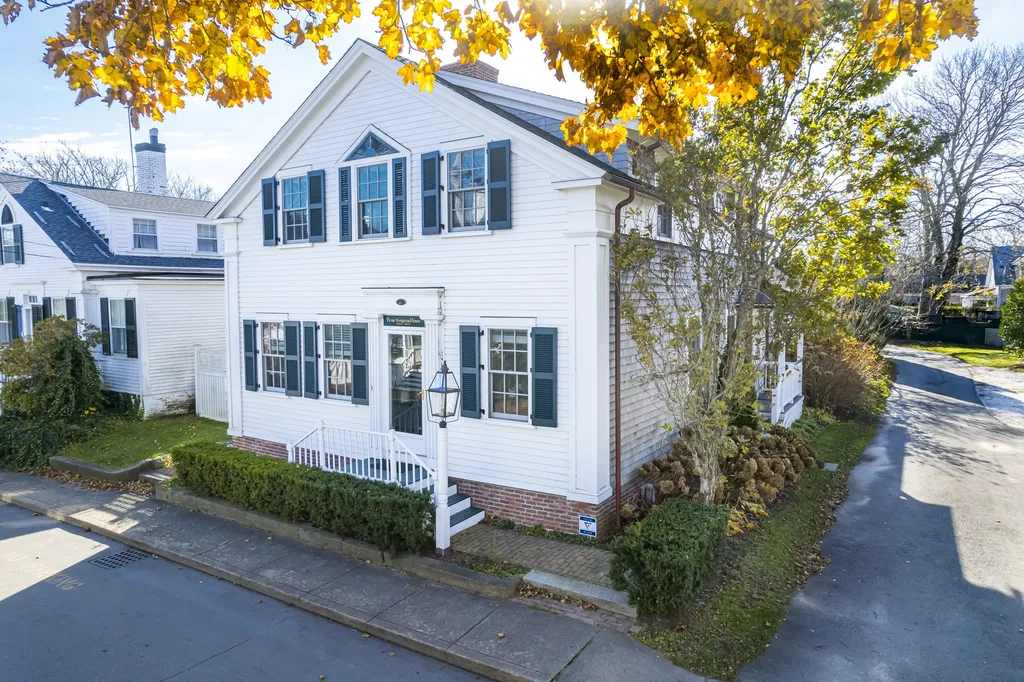 26 Morse Street Edgartown MA 02539
