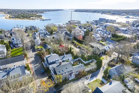 26 Morse Street Edgartown MA 02539