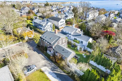 26 Morse Street Edgartown MA 02539