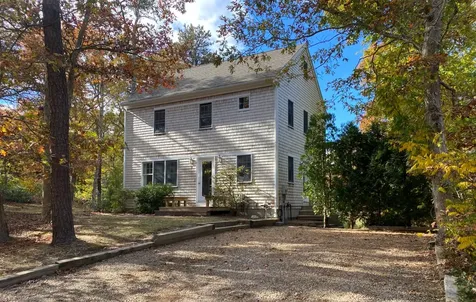 4 Lady Slipper Way Vineyard Haven MA 02568