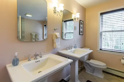 61 Bayes Hill Road Oak Bluffs MA 02539