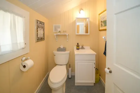 1 Bayliss Avenue Oak Bluffs MA 02557