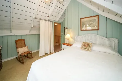 1 Bayliss Avenue Oak Bluffs MA 02557