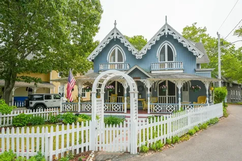 1 Bayliss Avenue Oak Bluffs MA 02557