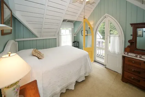 1 Bayliss Avenue Oak Bluffs MA 02557