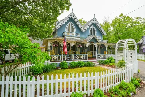 1 Bayliss Avenue Oak Bluffs MA 02557