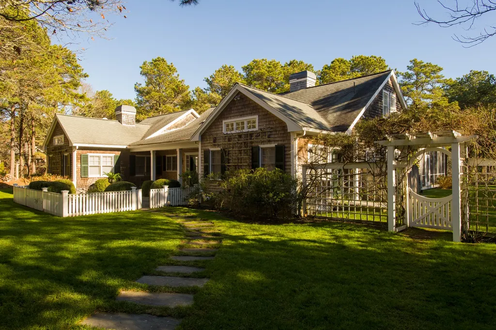 70 Plum Bush Point Road West Tisbury MA 02575