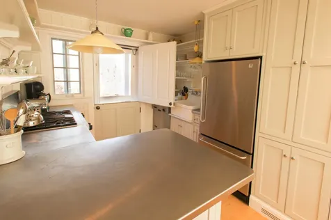 70 Plum Bush Point Road West Tisbury MA 02575