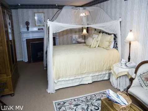 28 Edgartown Vineyard Haven Road Vineyard Haven MA 02568