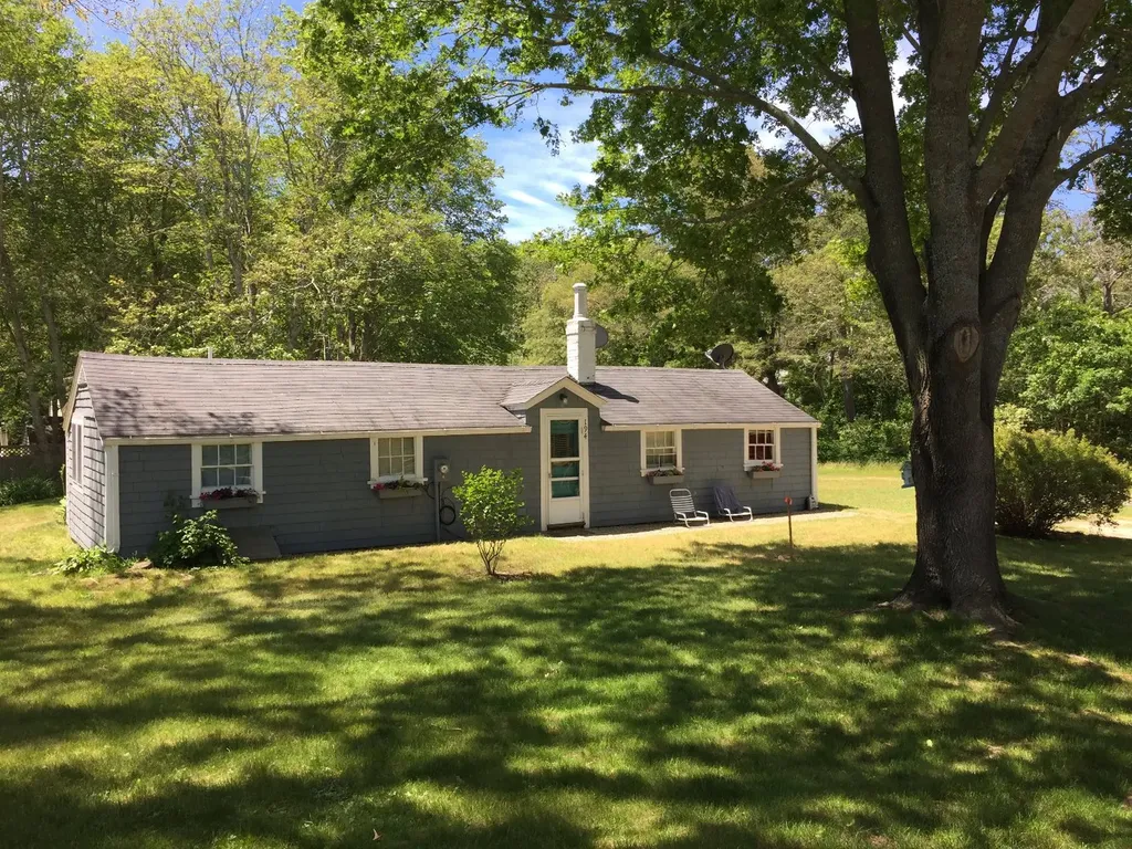 16 Heath Hen Lane Vineyard Haven MA 02568