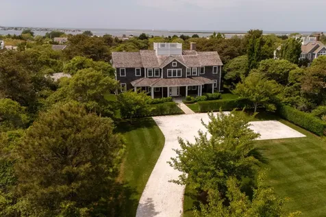 34 Brewster Road Nantucket MA 02554