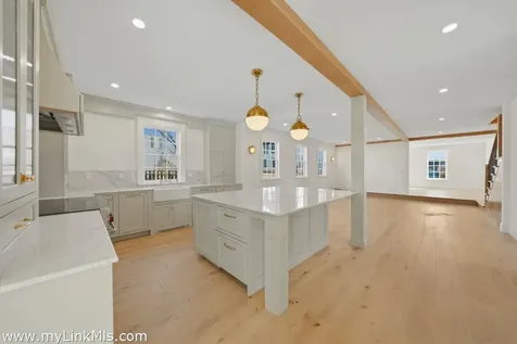 85 Orange Street Nantucket MA 02554
