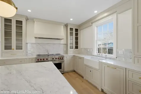 85 Orange Street Nantucket MA 02554