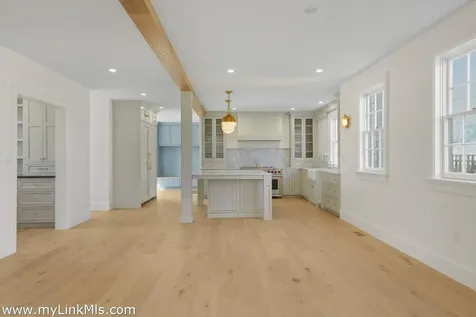 85 Orange Street Nantucket MA 02554