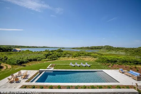 256 Polpis Road Nantucket MA 02554