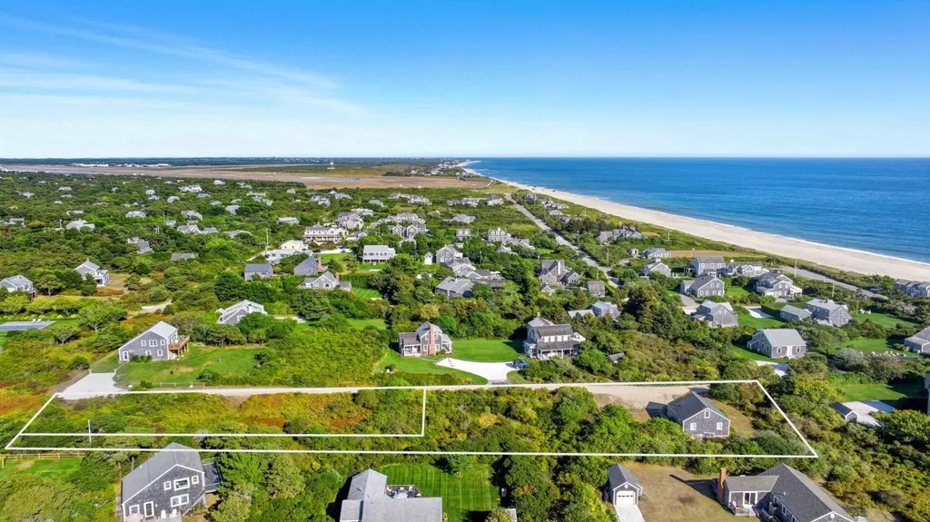 12 Myles Standish Street Nantucket MA 02554