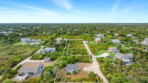 12 Myles Standish Street Nantucket MA 02554