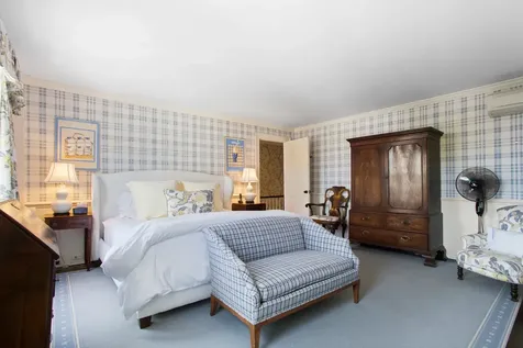 19 Orange Street Nantucket MA 02554