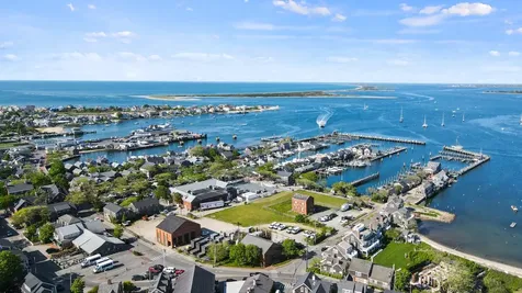 19 Orange Street Nantucket MA 02554