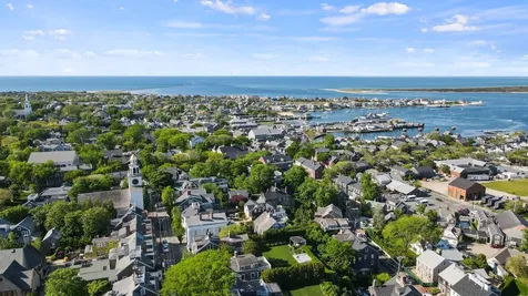 19 Orange Street Nantucket MA 02554
