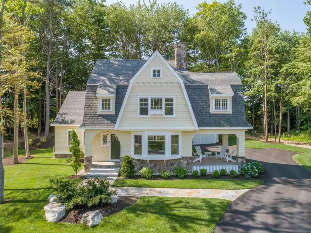 12 Commodores Way Kennebunk ME 04043