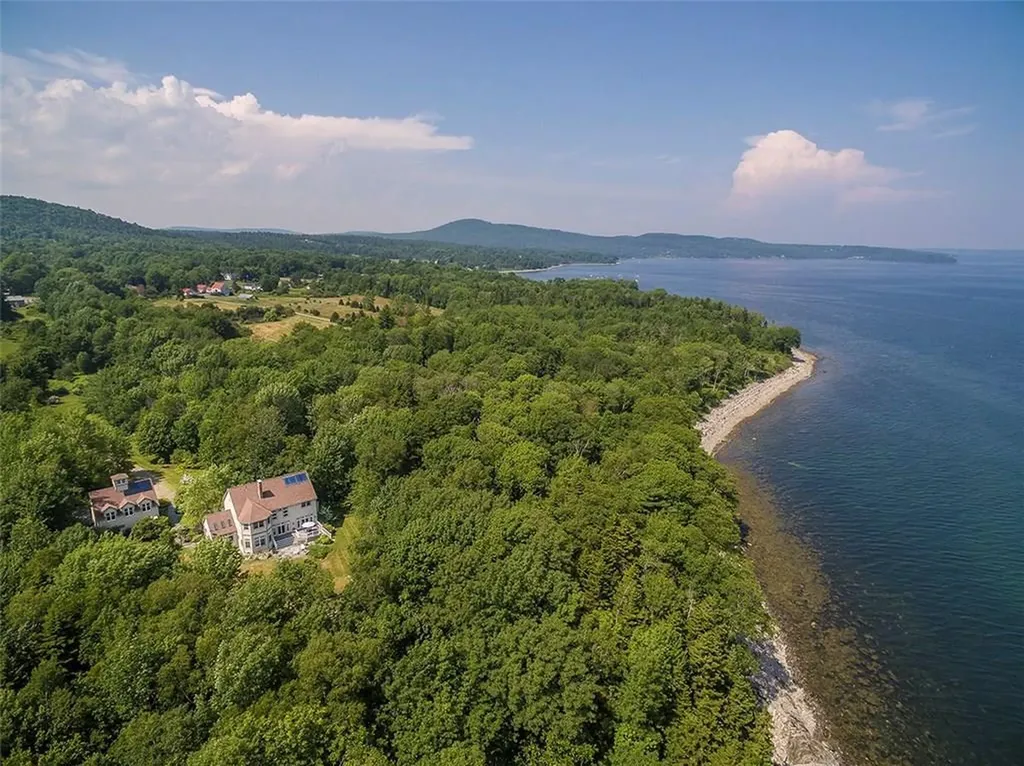 2397 Atlantic Highway Lincolnville ME 04849