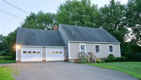 17 Mckenzie Avenue Fairfield ME 04937