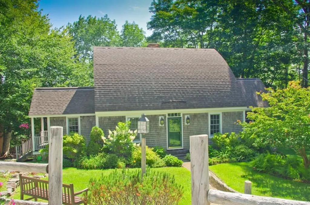 661 Main Road Islesboro ME 04848