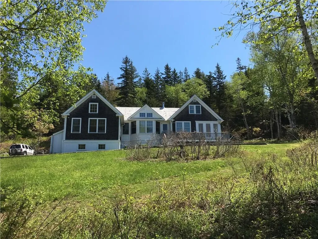 90 Crocketts River Road Vinalhaven ME 04863