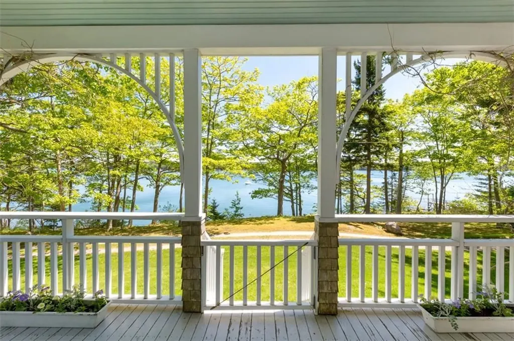 12 Eastern Shore Road Brunswick ME 04011