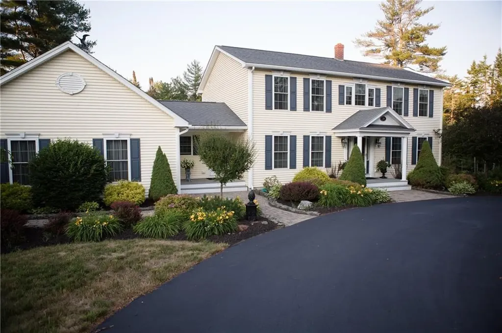 28 Woodhaven Drive Lewiston ME 04240