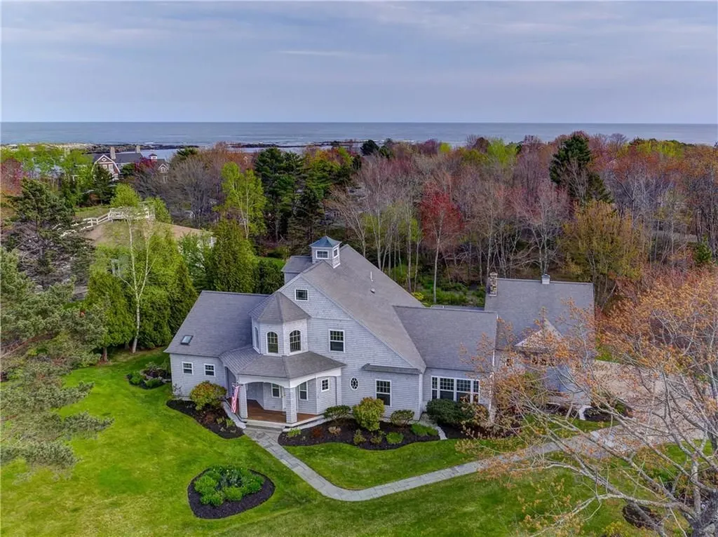 289 Ocean Avenue Kennebunkport ME 04046