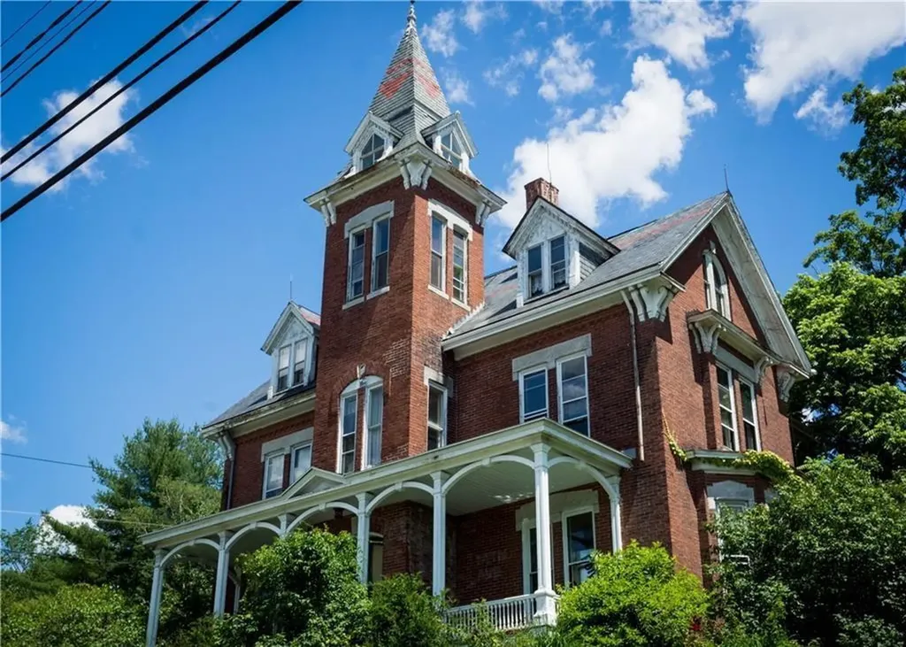 497 Main Street Lewiston ME 04240