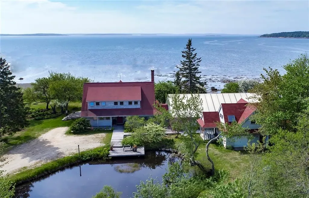 46 Apple Tree Point Lane Brooklin ME 04616