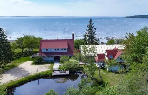 46 Apple Tree Point Lane Brooklin ME 04616