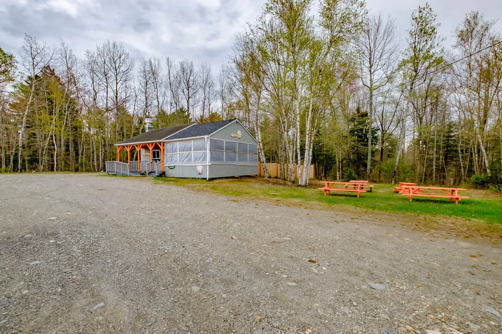 148 Augusta Road Washington ME 04574