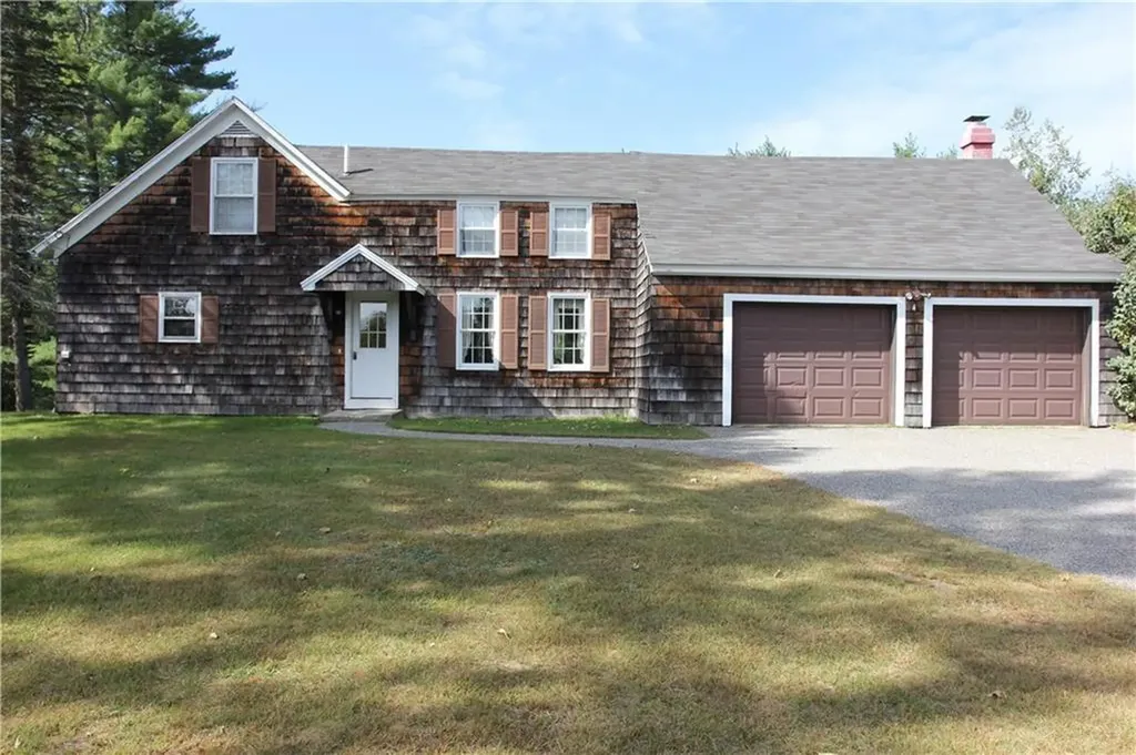 4 Boulder Drive Auburn ME 04210