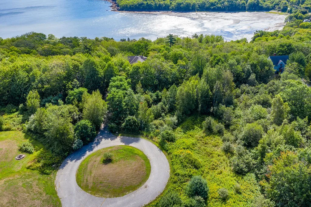 4 Lookout Lane Rockport ME 04856