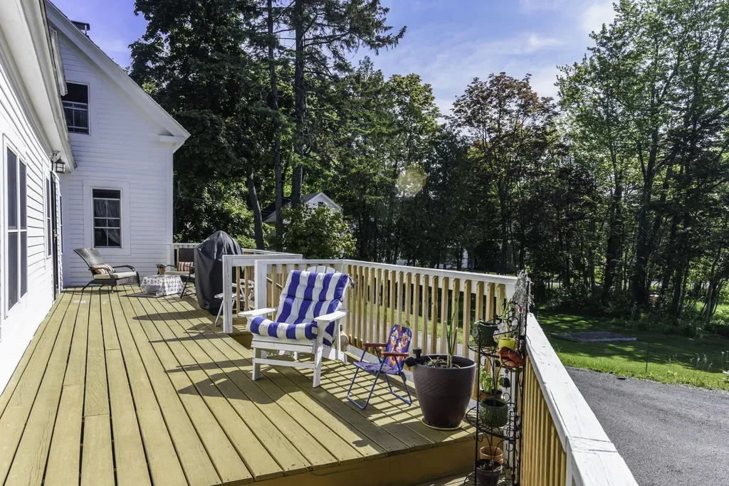 21 Parsonage Street Winterport ME 04496