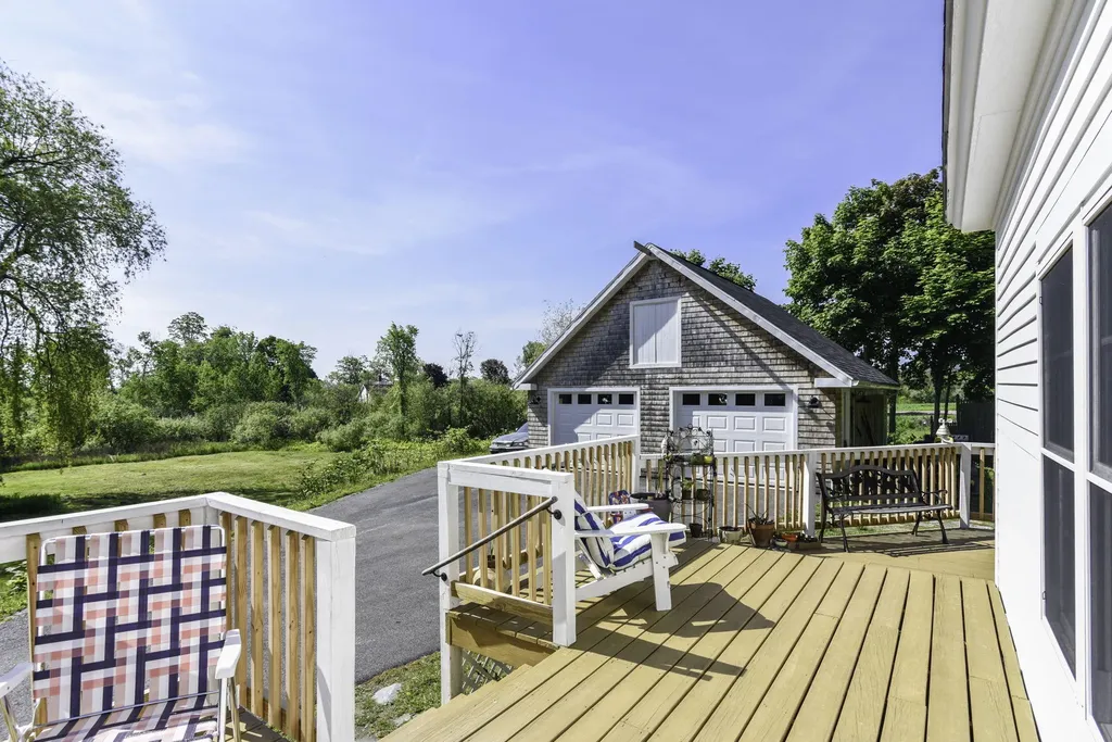 21 Parsonage Street Winterport ME 04496