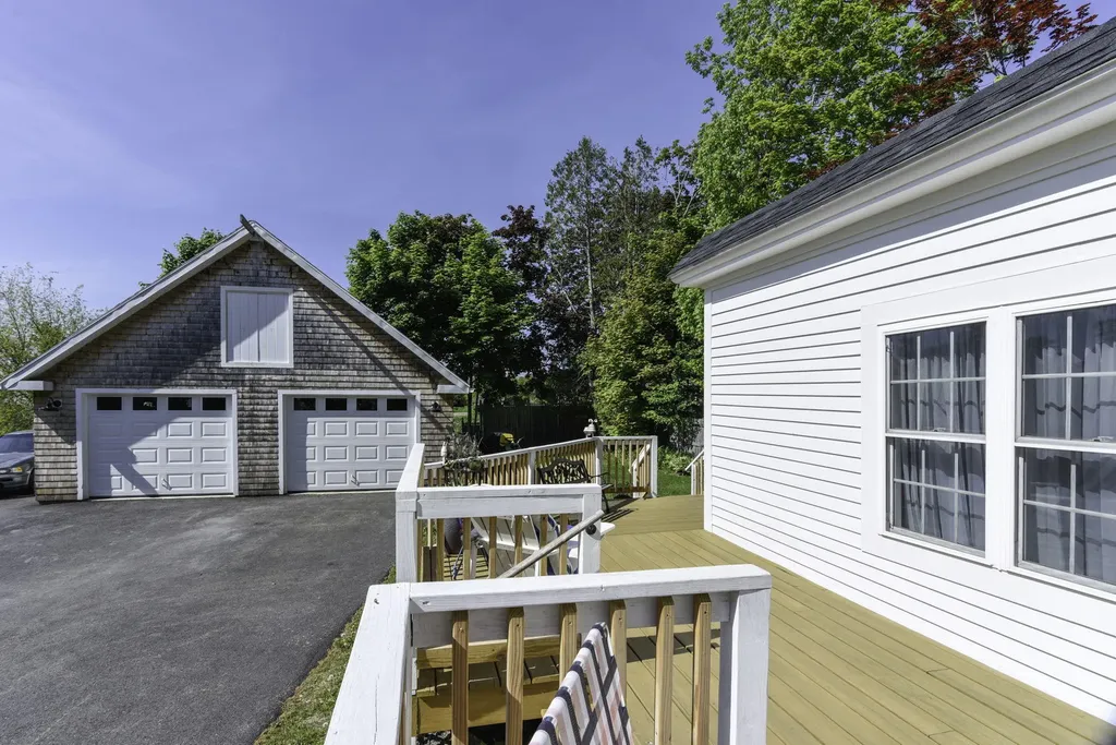 21 Parsonage Street Winterport ME 04496
