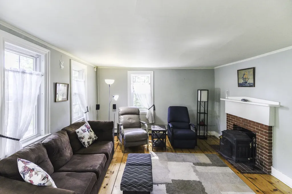 21 Parsonage Street Winterport ME 04496