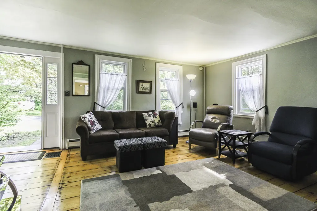 21 Parsonage Street Winterport ME 04496
