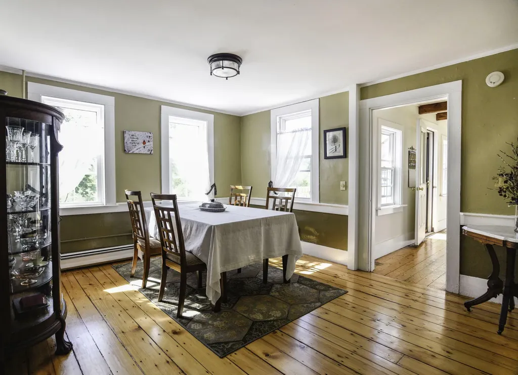 21 Parsonage Street Winterport ME 04496