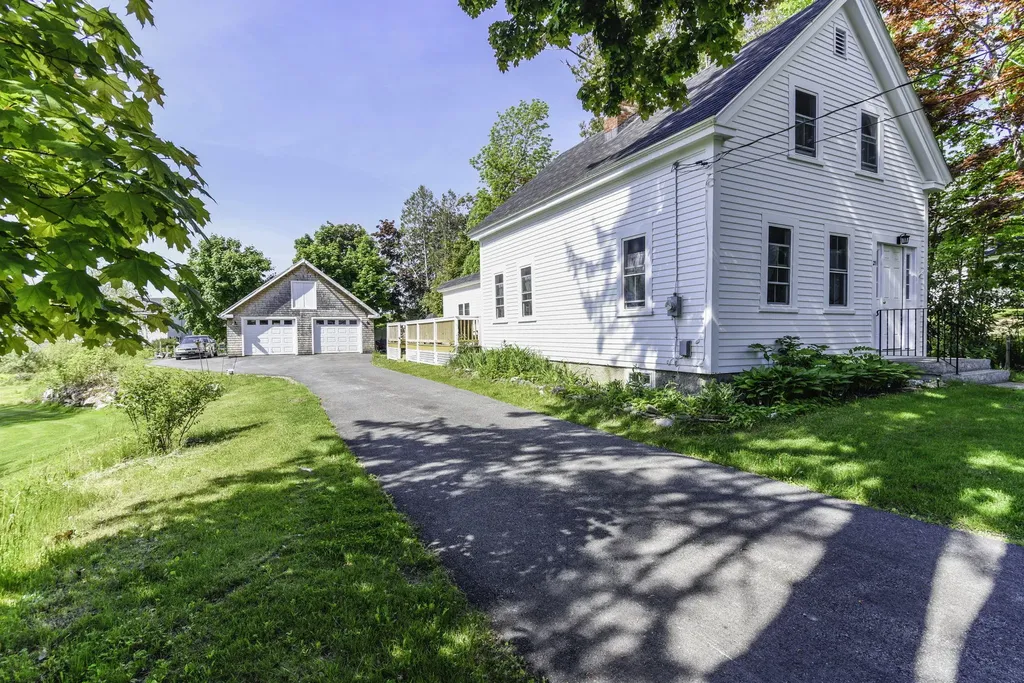 21 Parsonage Street Winterport ME 04496