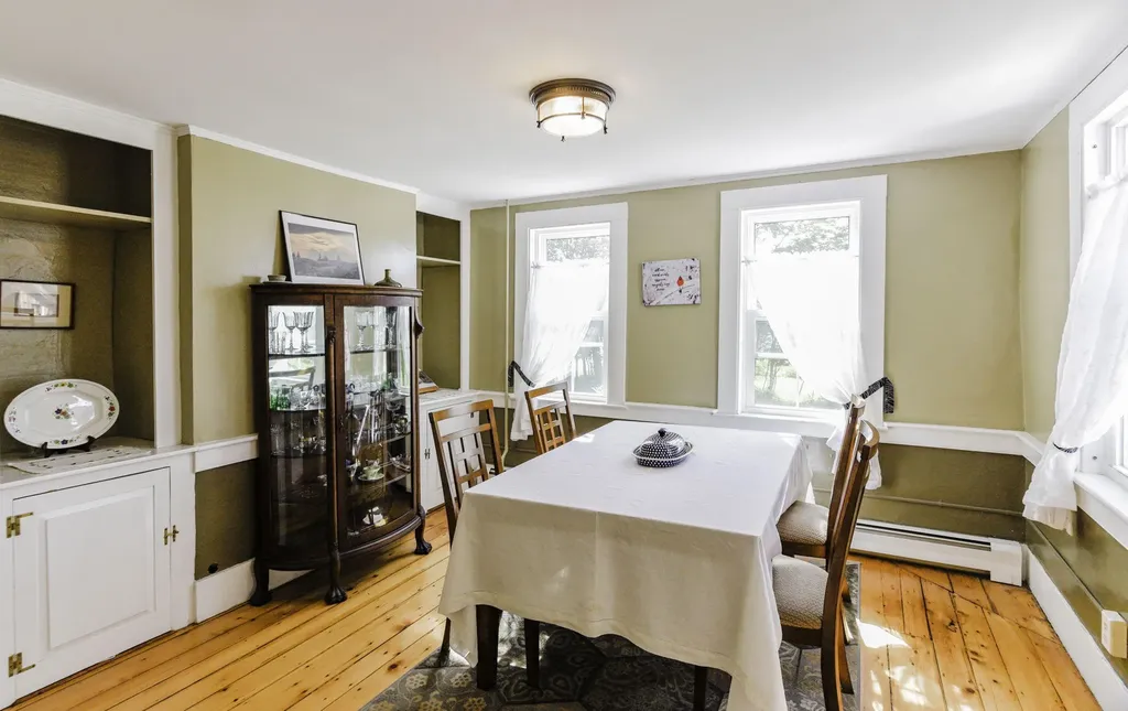 21 Parsonage Street Winterport ME 04496