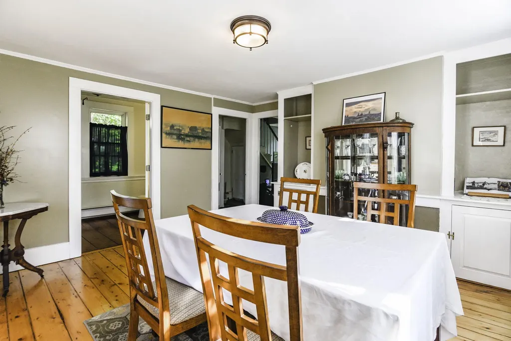 21 Parsonage Street Winterport ME 04496